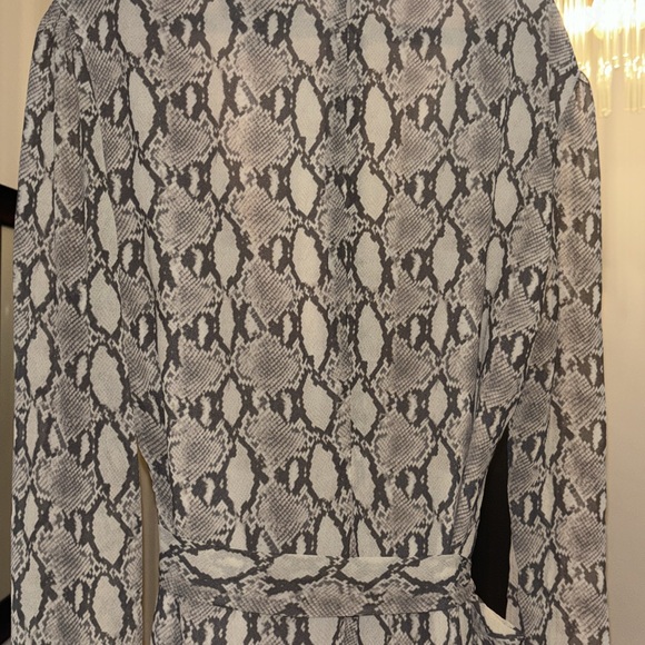 Lauren Ralph Lauren new without tags beautiful gray & beige snake print dress 4 - Picture 4 of 5